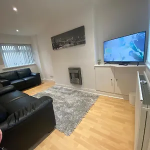 Modern Two Bed House Close To Centre United Kingdom